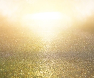 Gold strahlt im Sonnenlicht